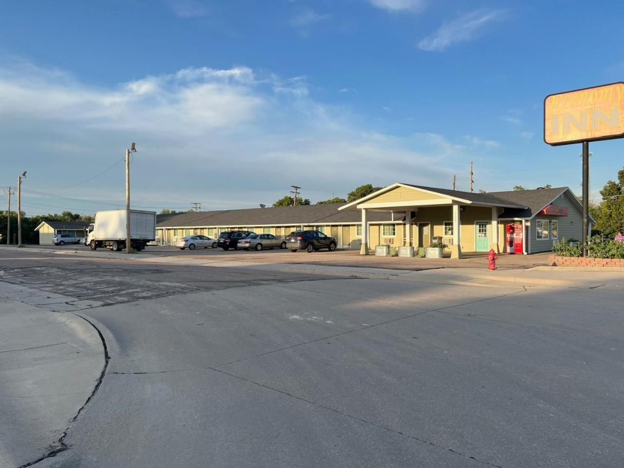 Economy Inn Mccook Extérieur photo