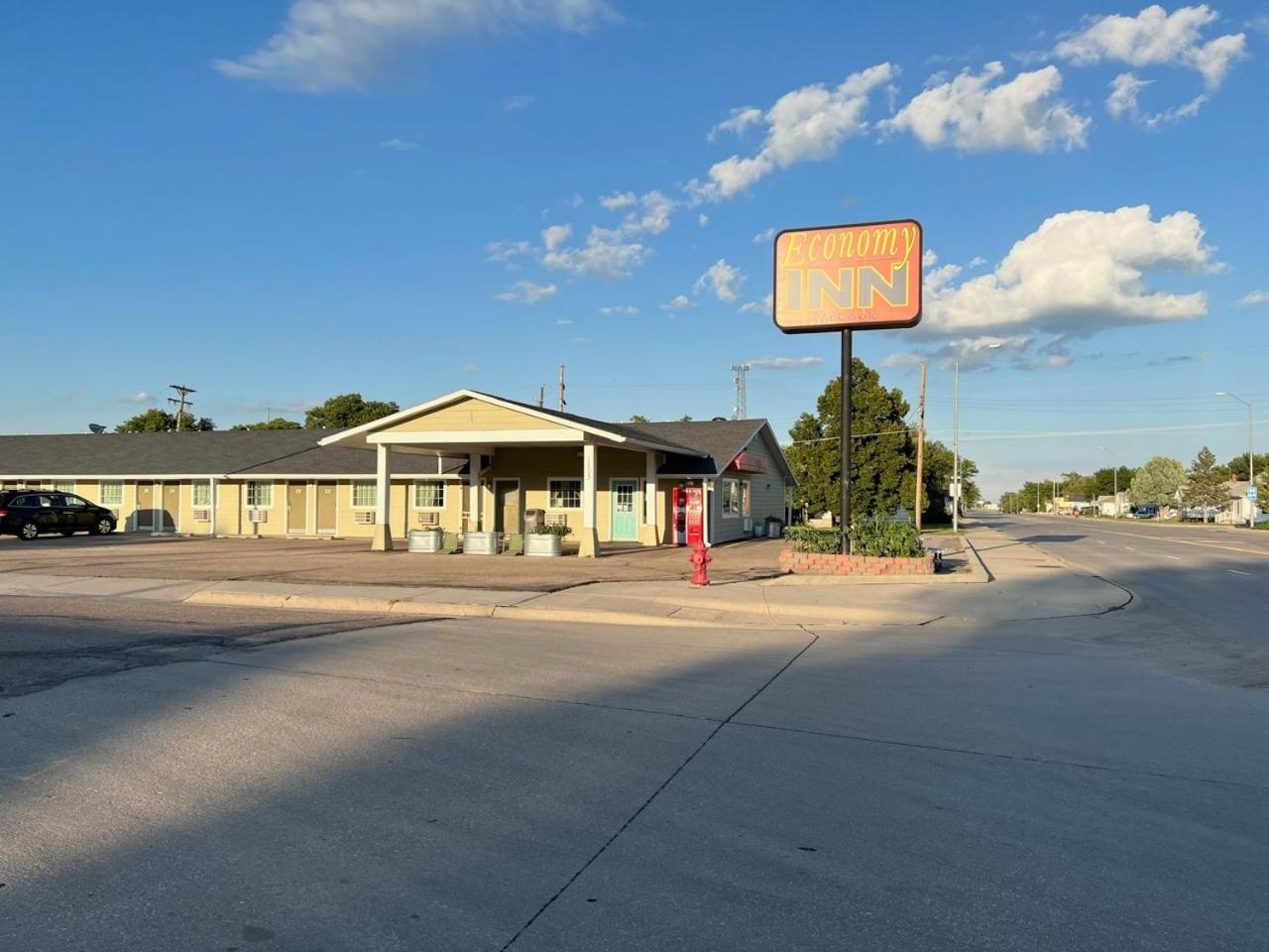 Economy Inn Mccook Extérieur photo